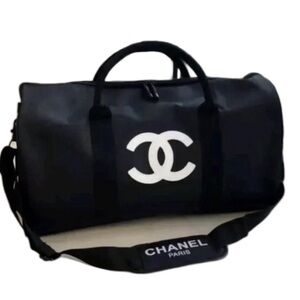 NWOT Chanel duffle bag VIP GWP